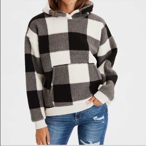 NWT Women’s American Eagle Outfitters AEO Buffalo Check Sherpa Hooded Pullover M